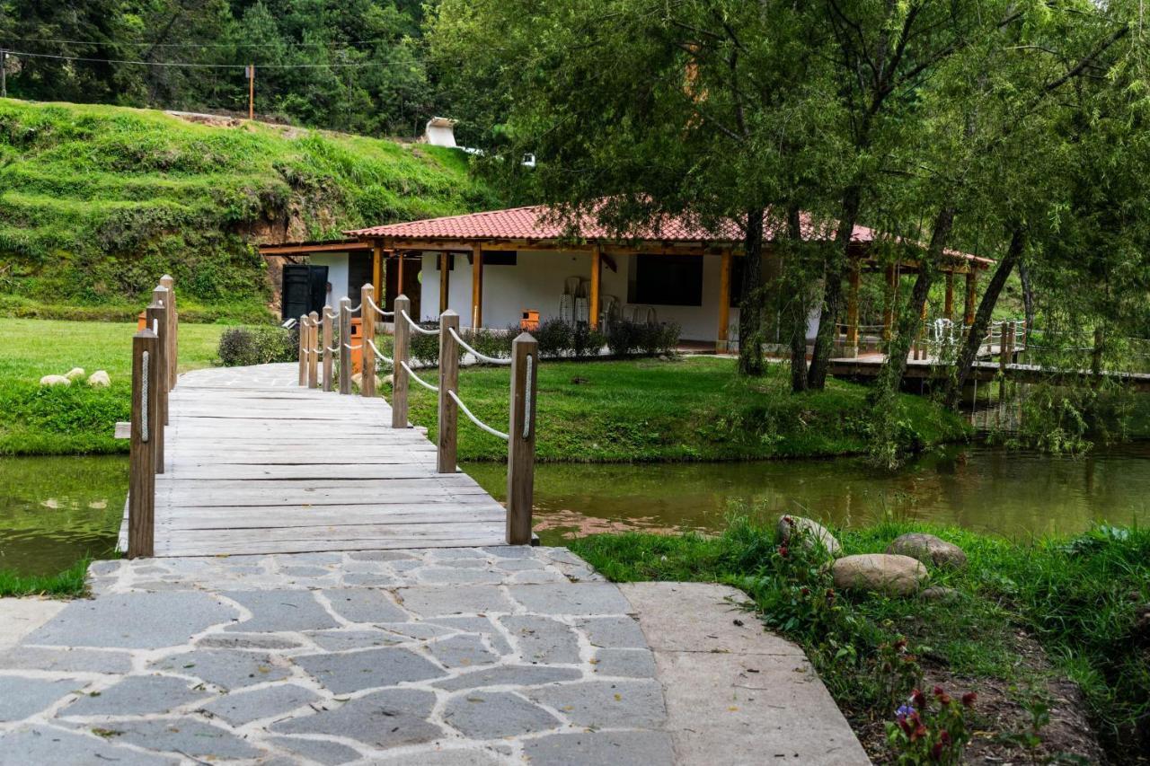 Casa Montana Hotel تشيتشيكاستينانغو المظهر الخارجي الصورة