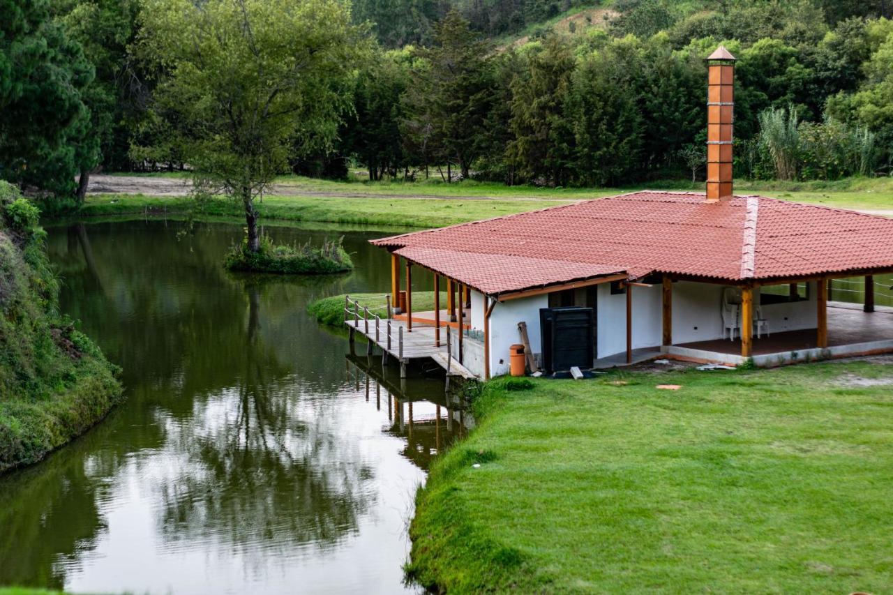 Casa Montana Hotel تشيتشيكاستينانغو المظهر الخارجي الصورة